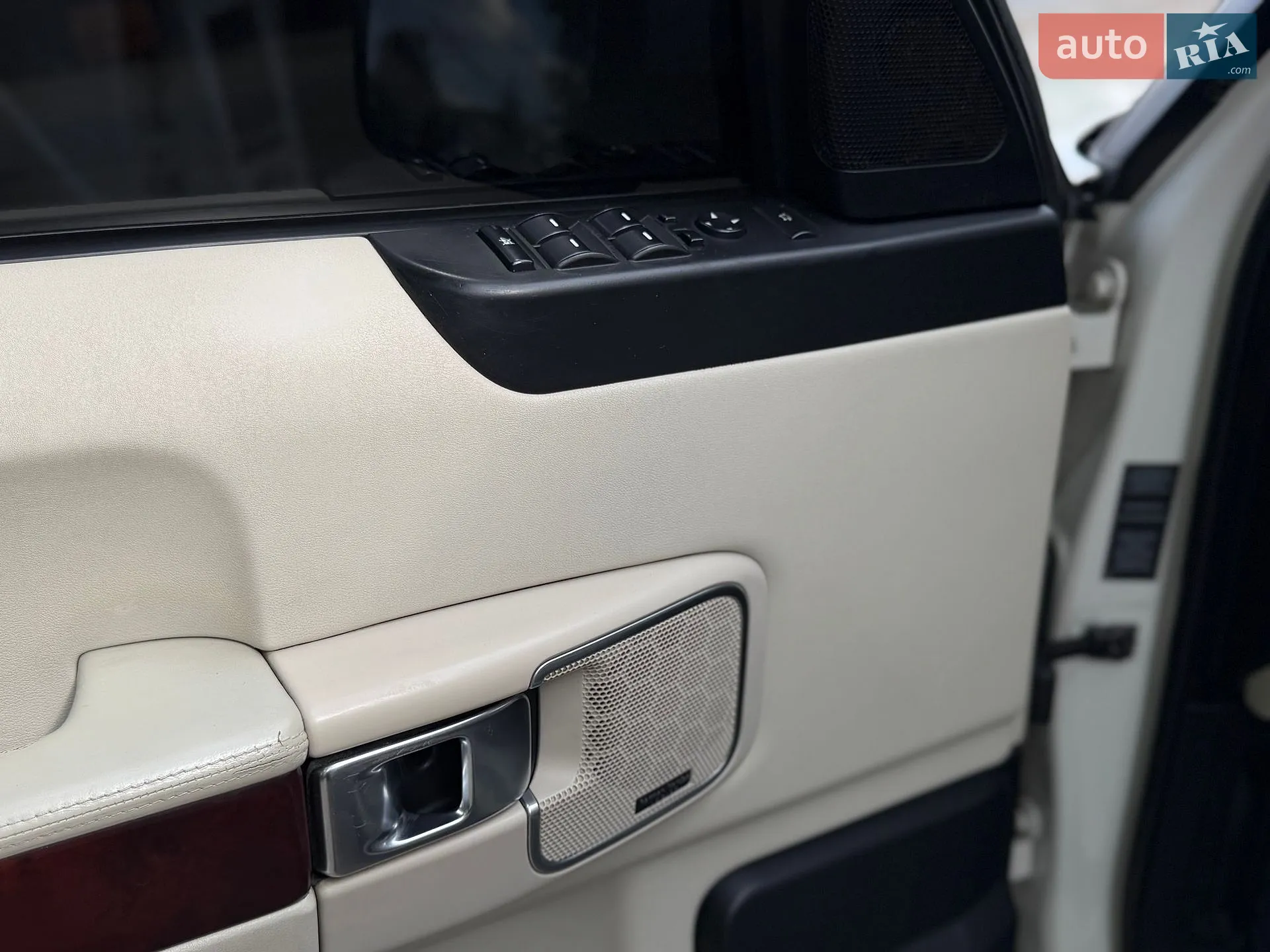 2010 Land Rover Range Rover - мініатюра 23