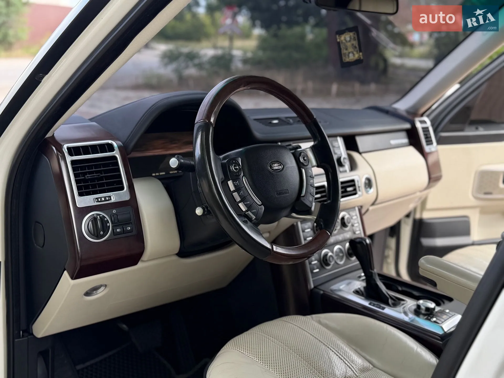 2010 Land Rover Range Rover - мініатюра 24
