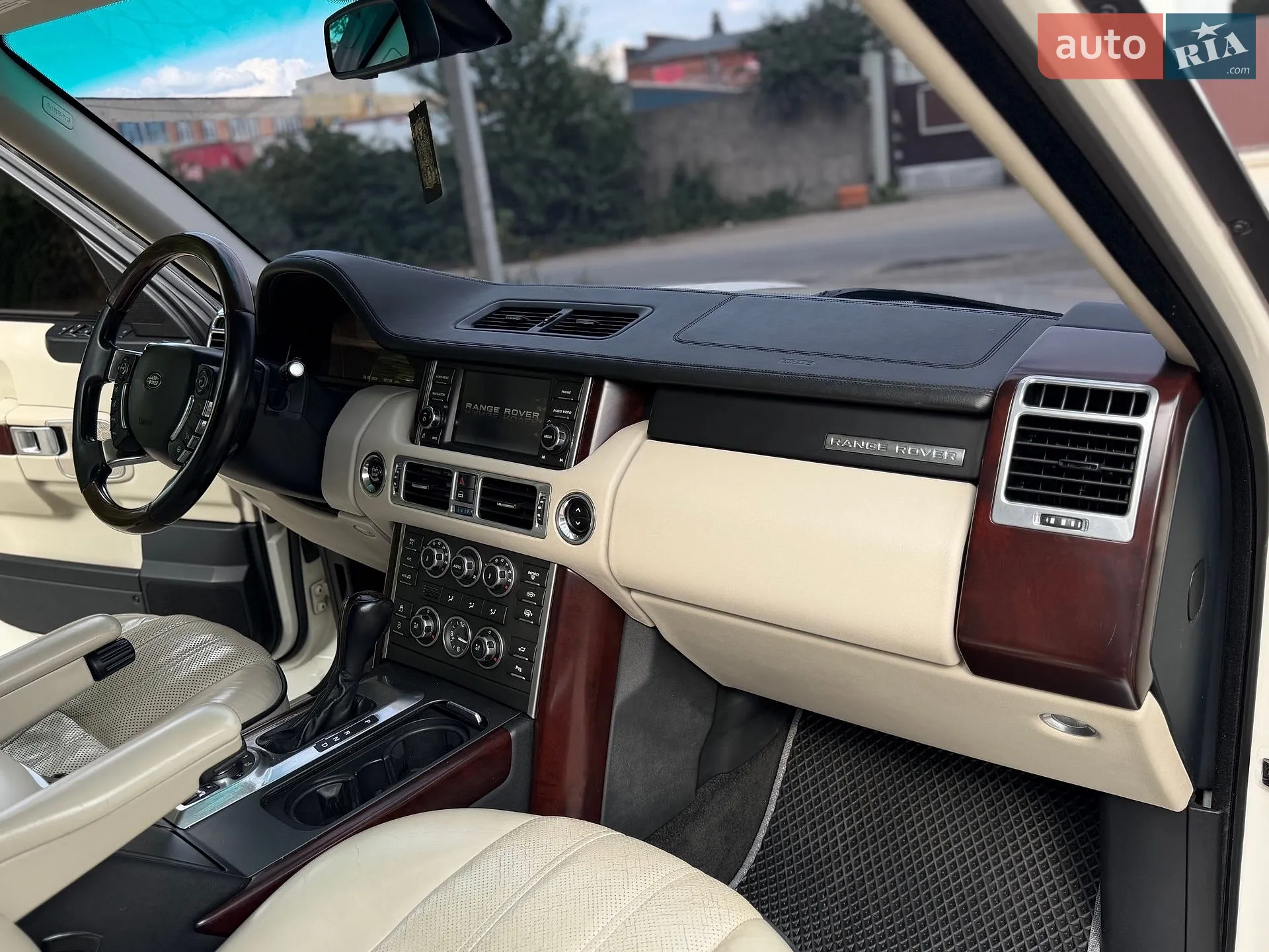 2010 Land Rover Range Rover - мініатюра 33