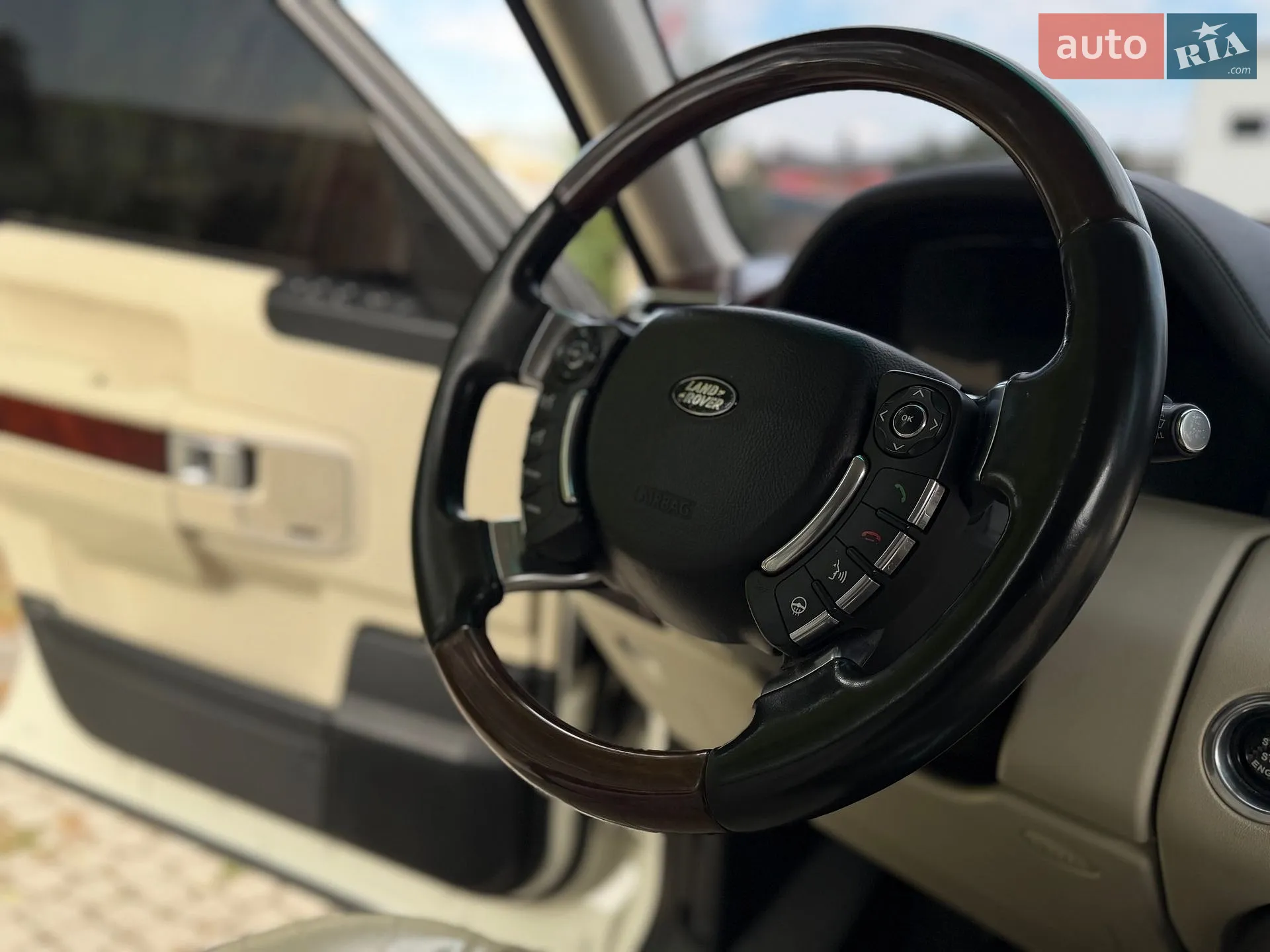 2010 Land Rover Range Rover - мініатюра 35