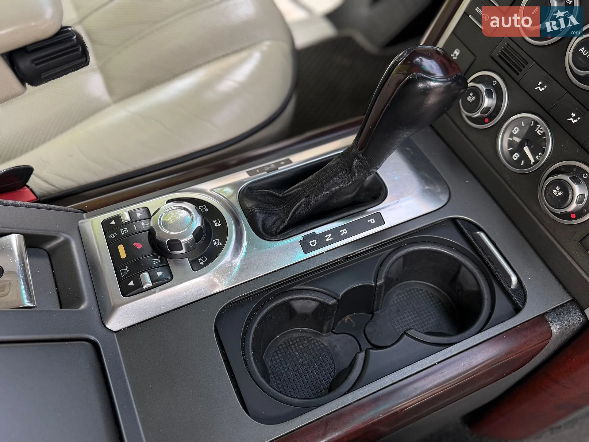 2010 Land Rover Range Rover - мініатюра 38
