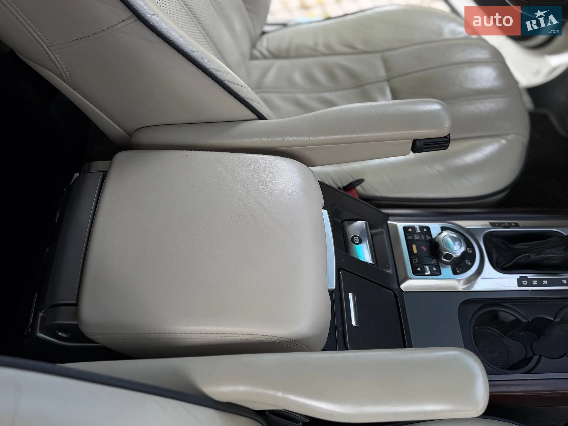 2010 Land Rover Range Rover - мініатюра 37