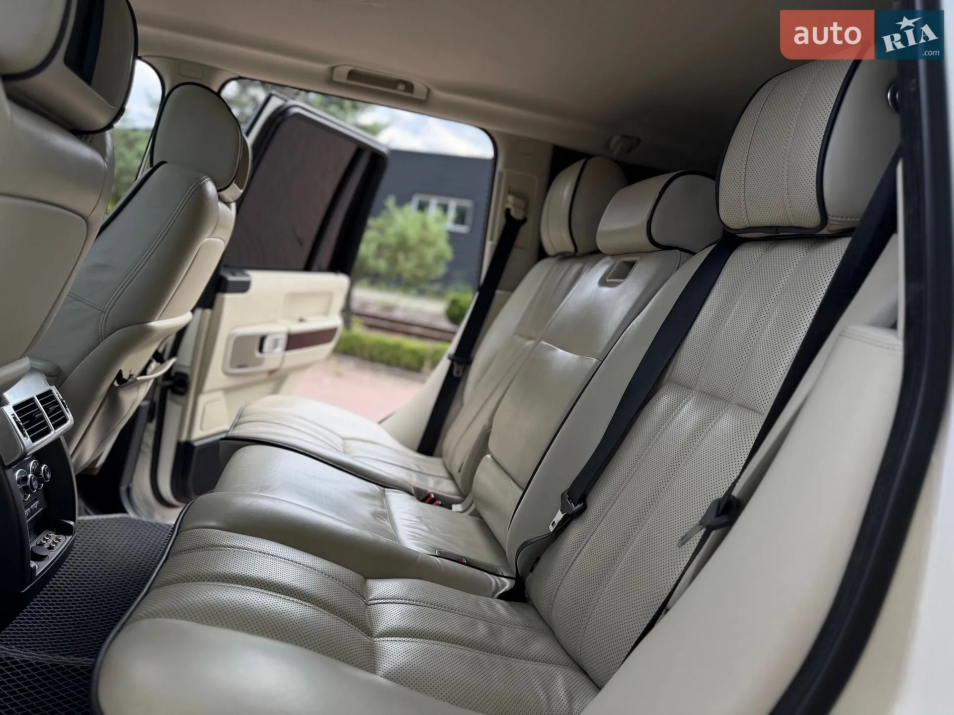 2010 Land Rover Range Rover - мініатюра 47