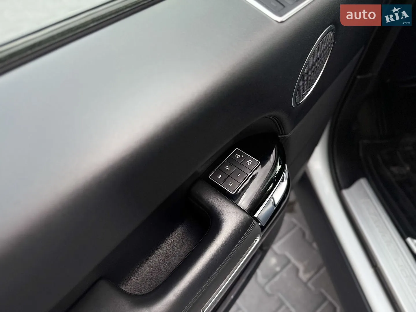 2016 Land Rover Range Rover - мініатюра 34