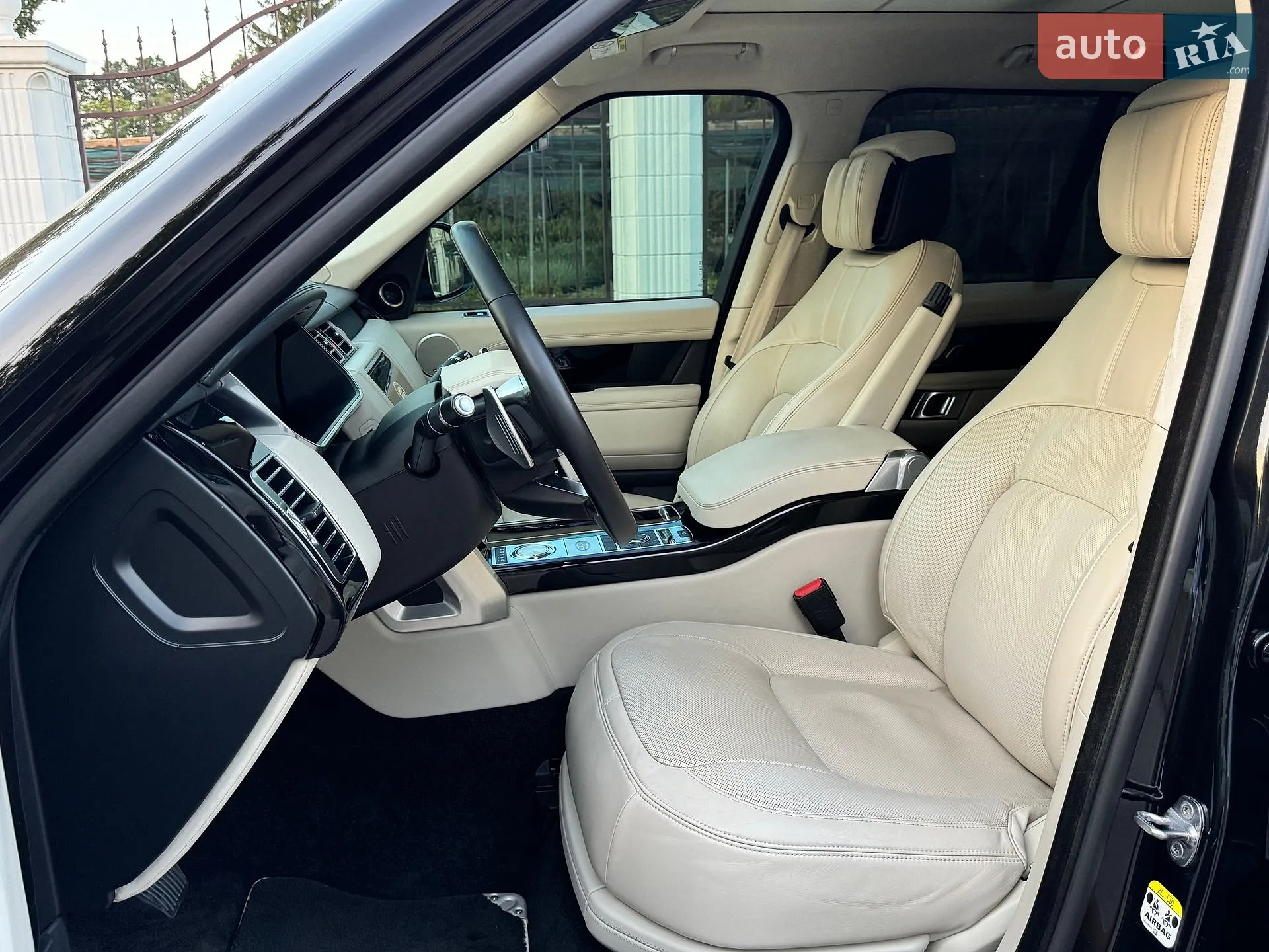 2018 Land Rover Range Rover - мініатюра 17