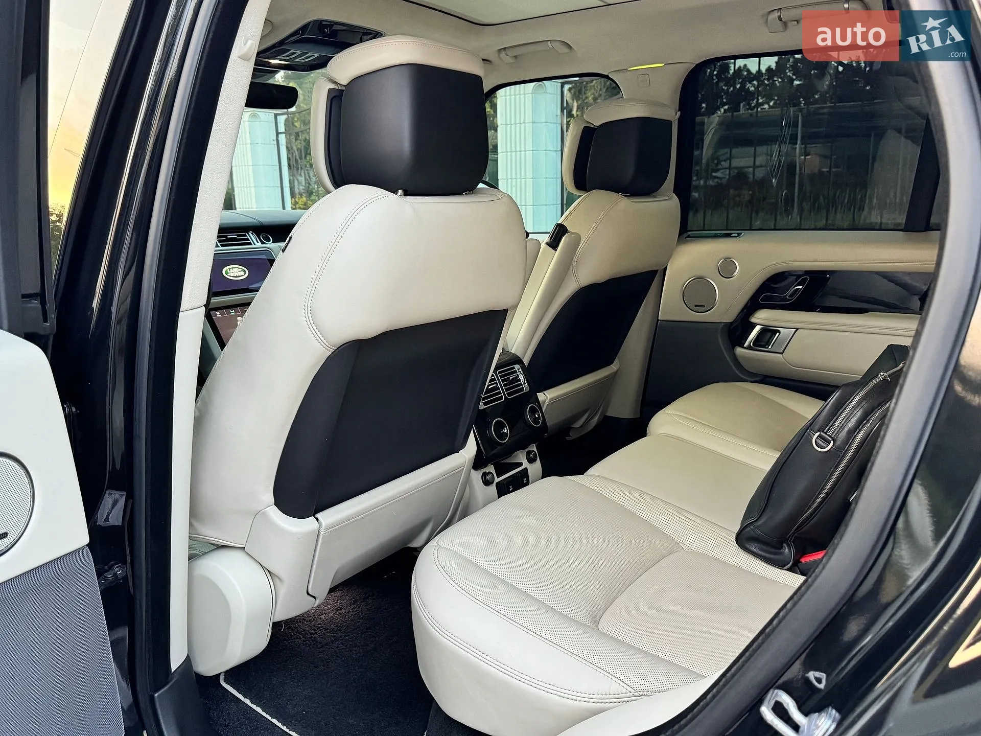 2018 Land Rover Range Rover - мініатюра 19