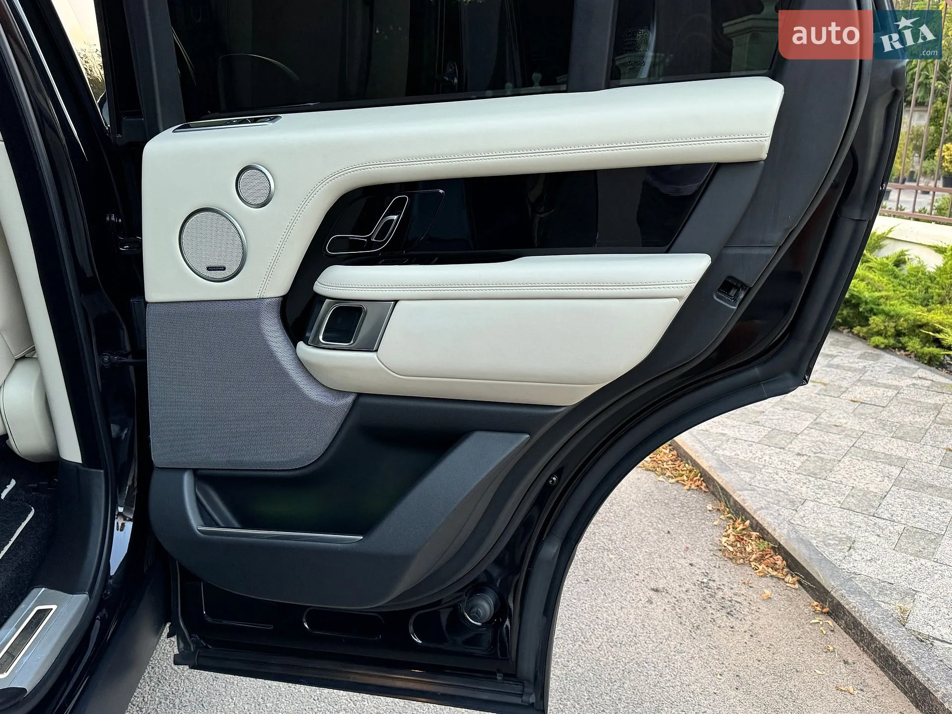 2018 Land Rover Range Rover - мініатюра 26