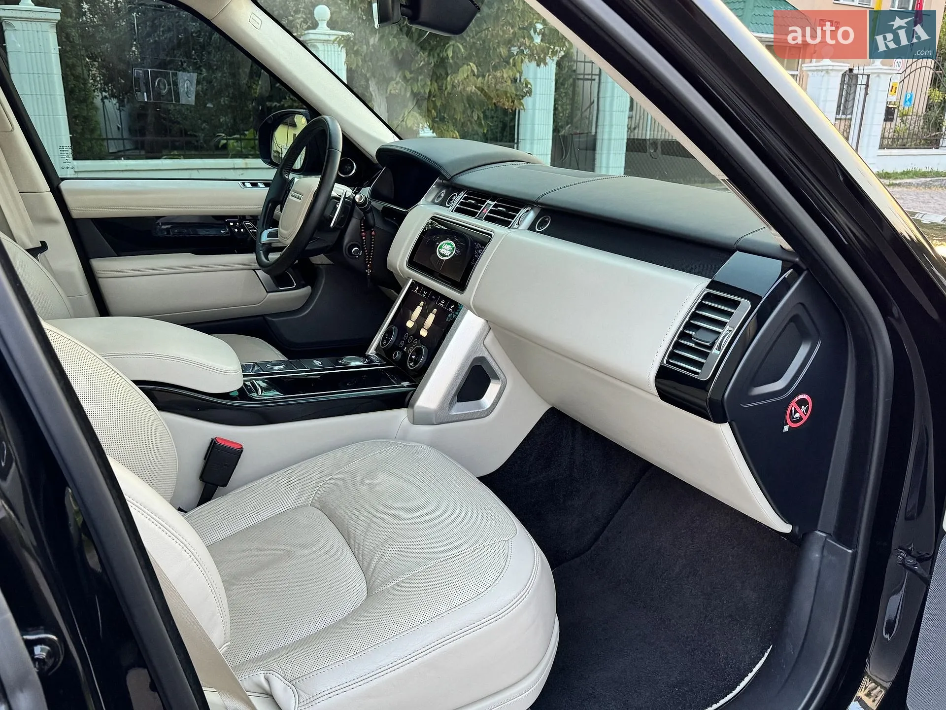 2018 Land Rover Range Rover - мініатюра 27