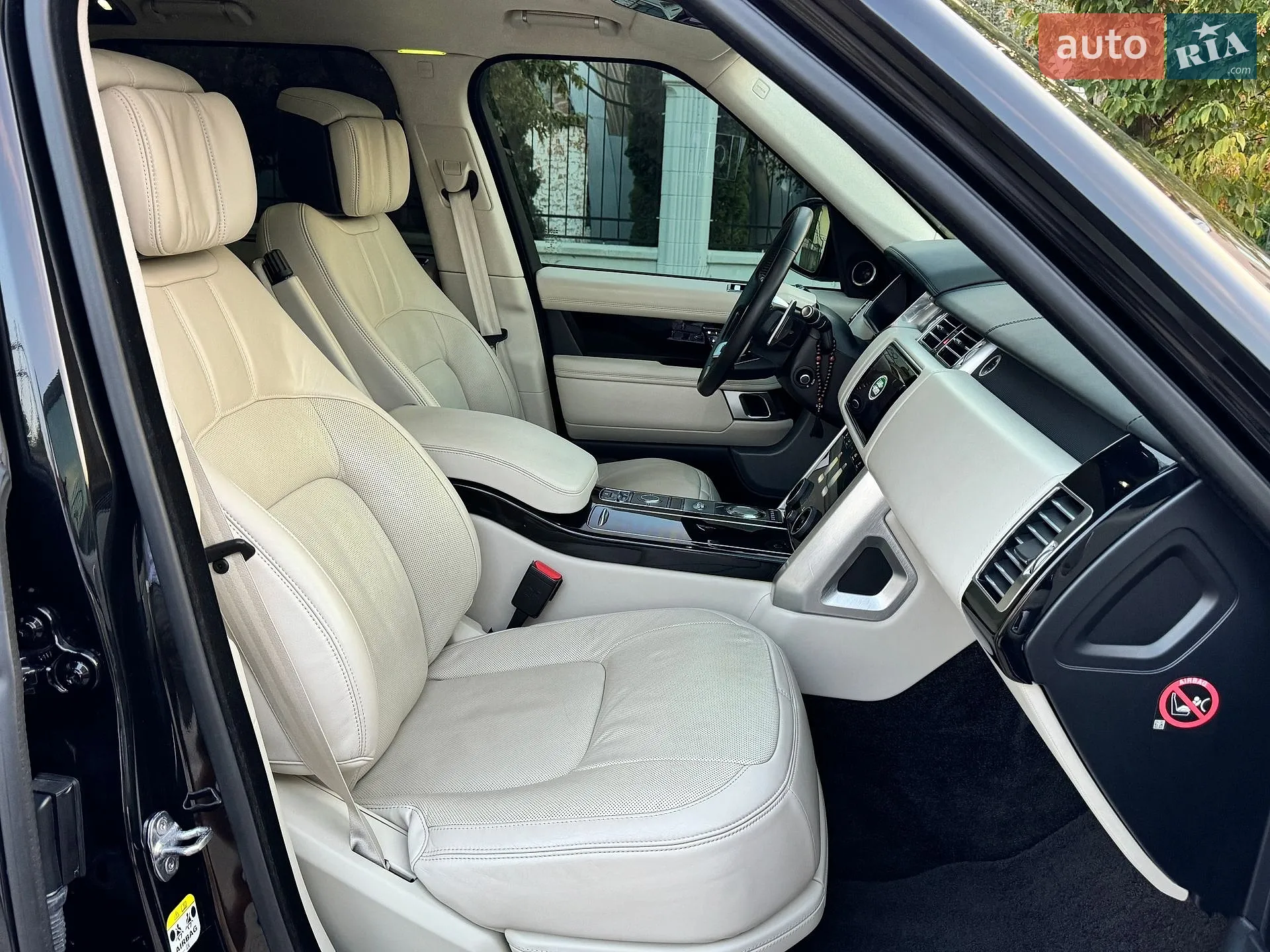 2018 Land Rover Range Rover - мініатюра 28
