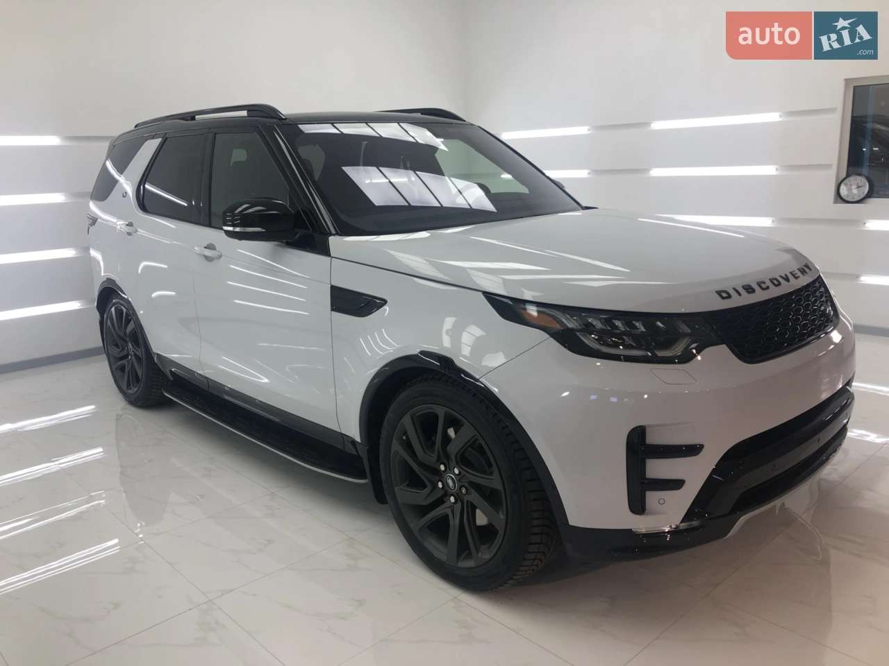 2017 Land Rover Discovery - мініатюра 32
