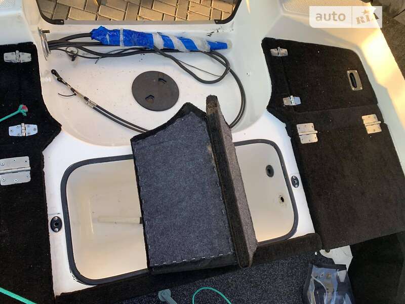 Катер Larson Cabrio 2011 в Запорожье