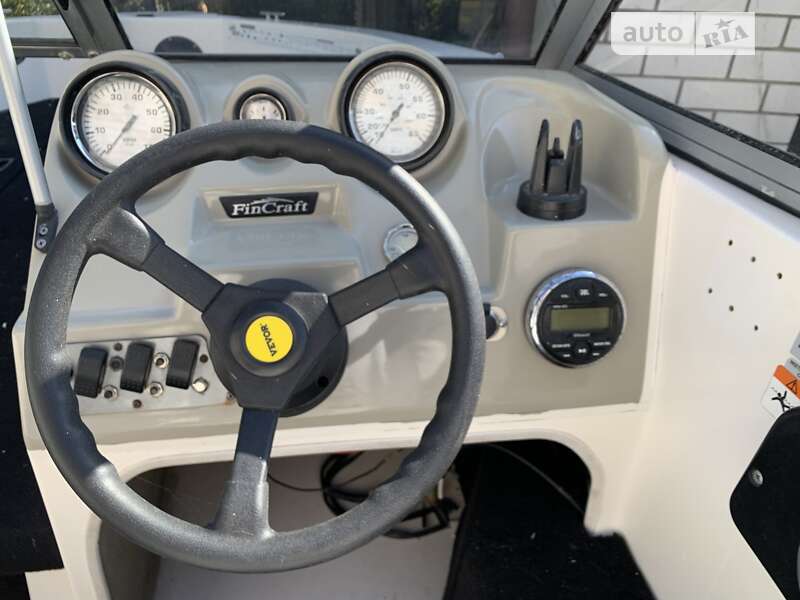 Катер Larson Cabrio 2011 в Запорожье