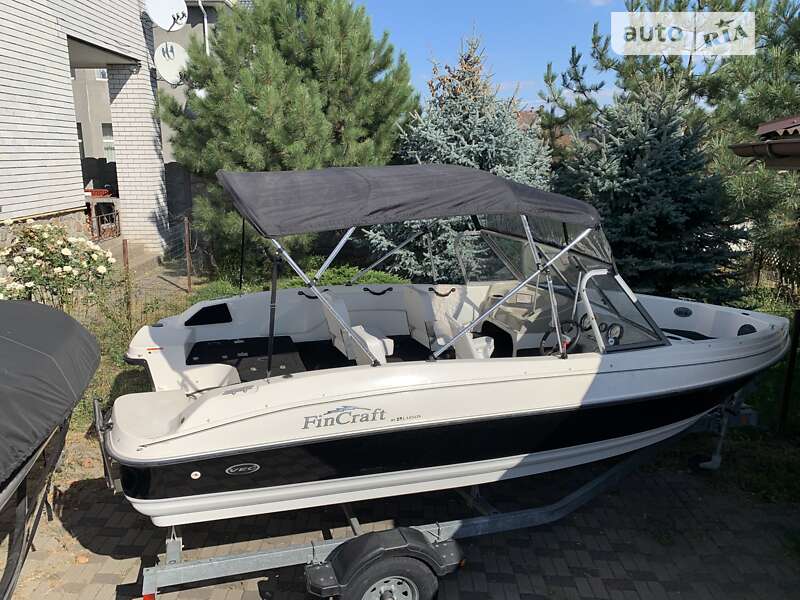 Катер Larson Cabrio 2011 в Запорожье