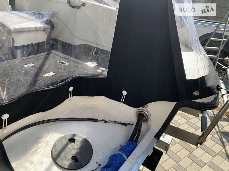 Катер Larson Cabrio 2011 в Запорожье фото 16 Катер Larson Cabrio 2011 в Запорожье