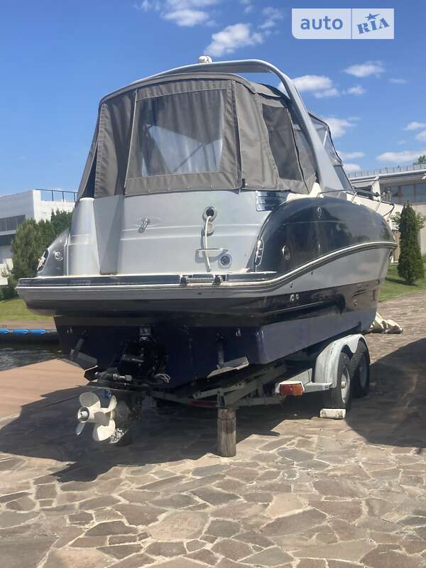 Моторна яхта Larson Cabrio 2007 в Дніпрі