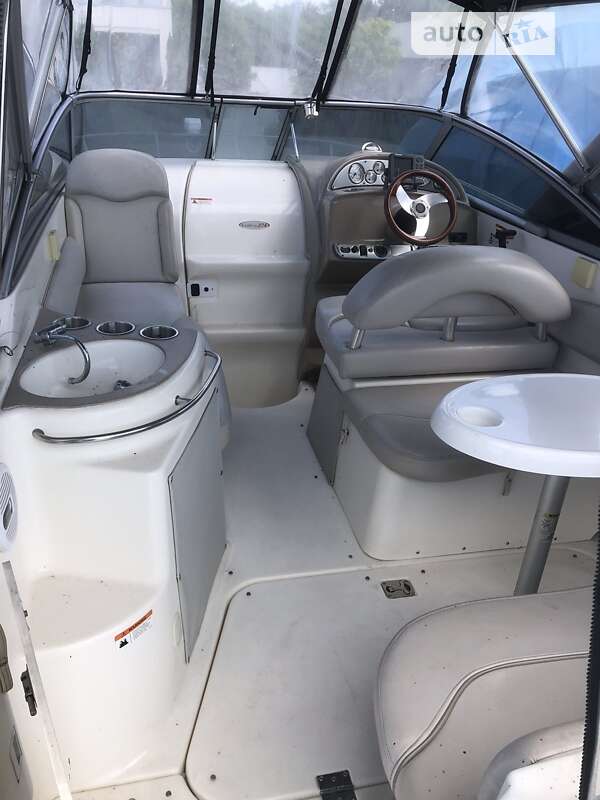 Моторна яхта Larson Cabrio 2007 в Дніпрі