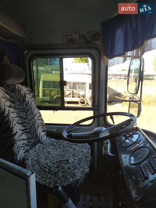 Міський автобус ЛАЗ 695 1998 в Нікополі