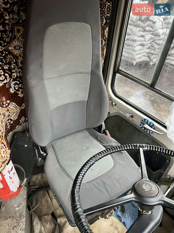 Міський автобус ЛАЗ 695 1993 в Києві фото 12 Міський автобус ЛАЗ 695 1993 в Києві