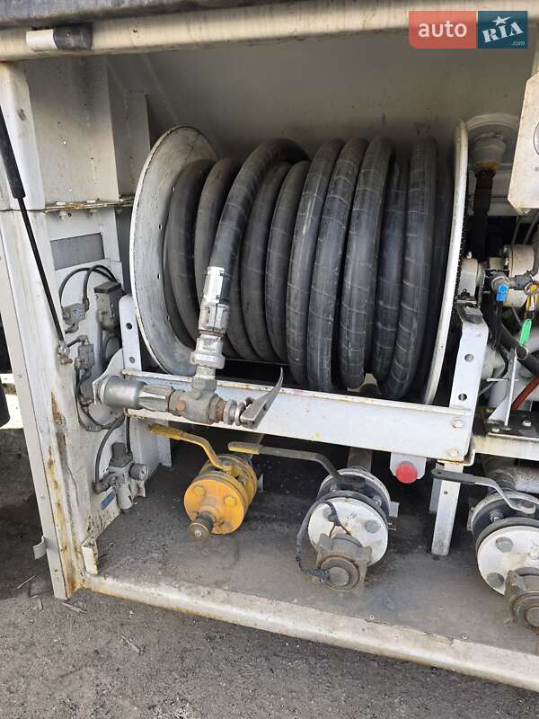 Газовоз LDS NG 2004 в Бурштині