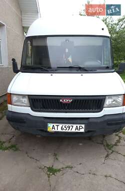 Вантажний фургон LDV Convoy 2004 в Коломиї