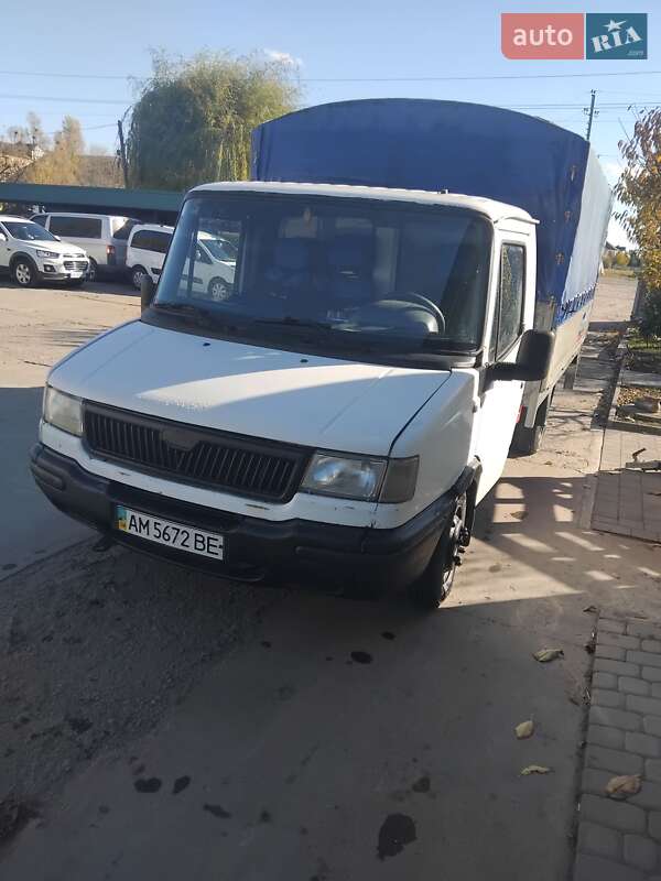 Для перевезення тварин LDV Convoy 2004 в Теофіполі