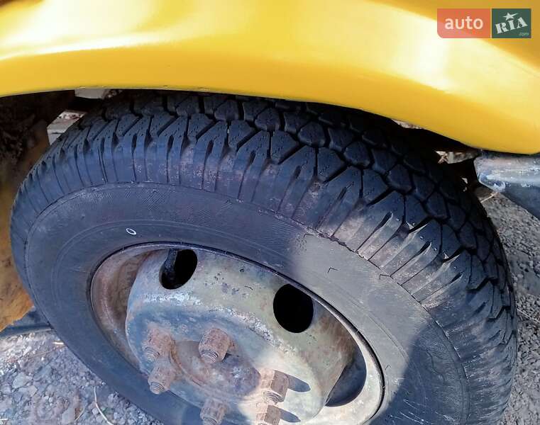 Грузовой фургон LDV Convoy 2003 в Львове