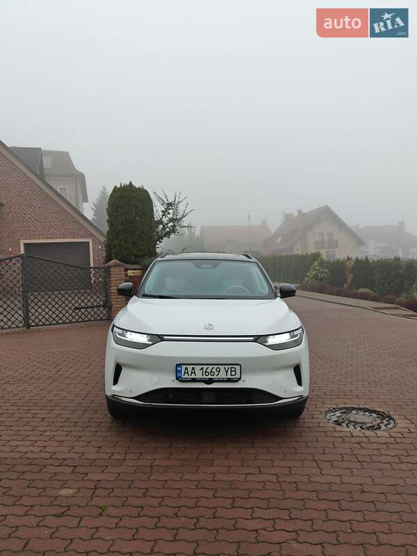 Внедорожник / Кроссовер Leapmotor С11 2023 в Черновцах