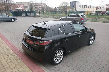 Хетчбек Lexus CT 2012 в 