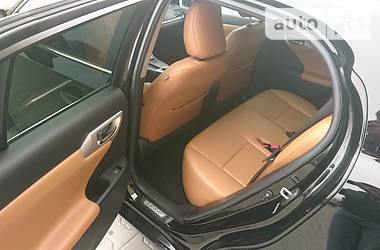 Хетчбек Lexus CT 2012 в 