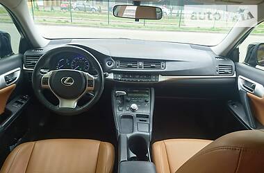 Хетчбек Lexus CT 2012 в 