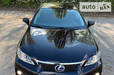 Седан Lexus CT 2012 в 