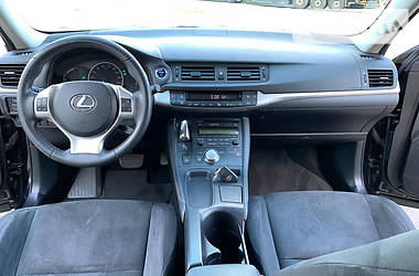 Седан Lexus CT 2012 в 