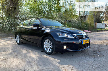Седан Lexus CT 2012 в 