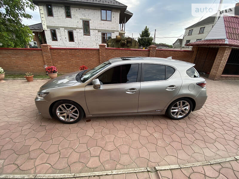 Хетчбек Lexus CT 2016 в Луцьку фото 4 Хетчбек Lexus CT 2016 в Луцьку