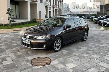 Хэтчбек Lexus CT 2012 в 