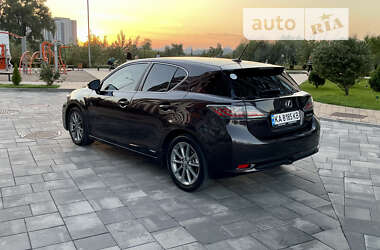 Хэтчбек Lexus CT 2012 в 