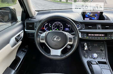 Хэтчбек Lexus CT 2012 в 
