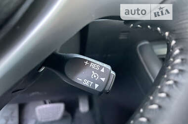 Хэтчбек Lexus CT 2012 в 
