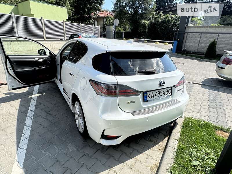 Хэтчбек Lexus CT 2016 в Львове