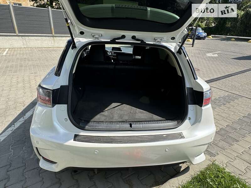 Хэтчбек Lexus CT 2016 в Львове