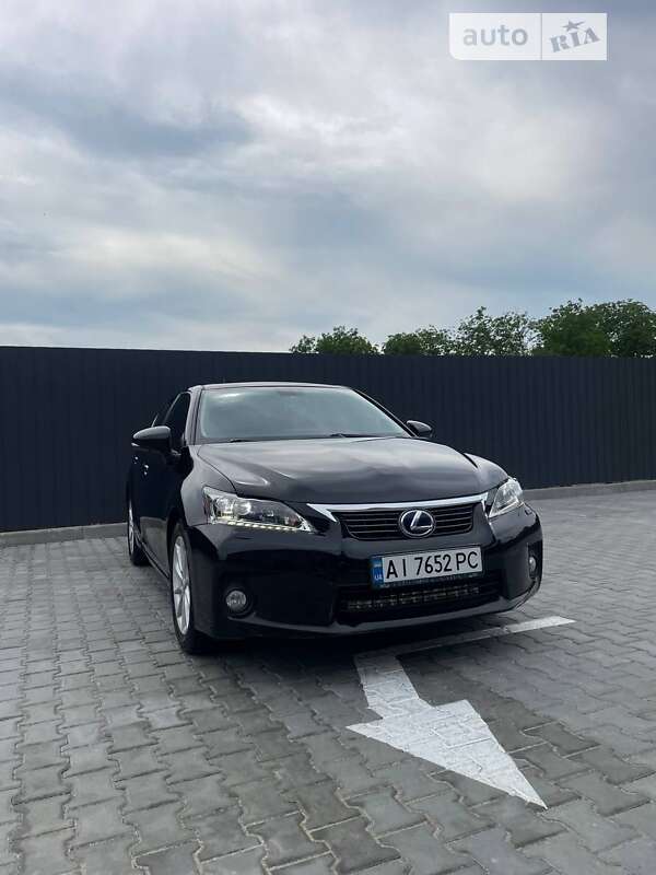 Хэтчбек Lexus CT 2013 в Киеве