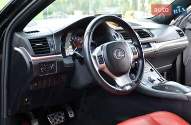 Хэтчбек Lexus CT 2012 в 