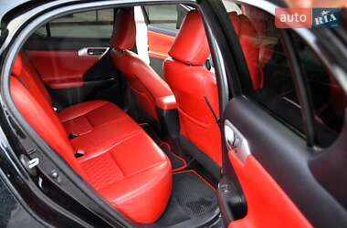 Хэтчбек Lexus CT 2012 в 