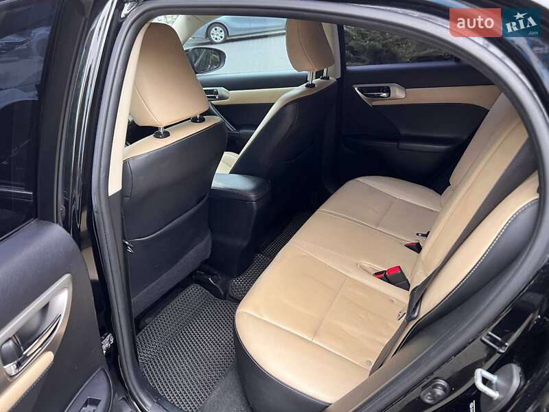 Хэтчбек Lexus CT 2014 в Киеве