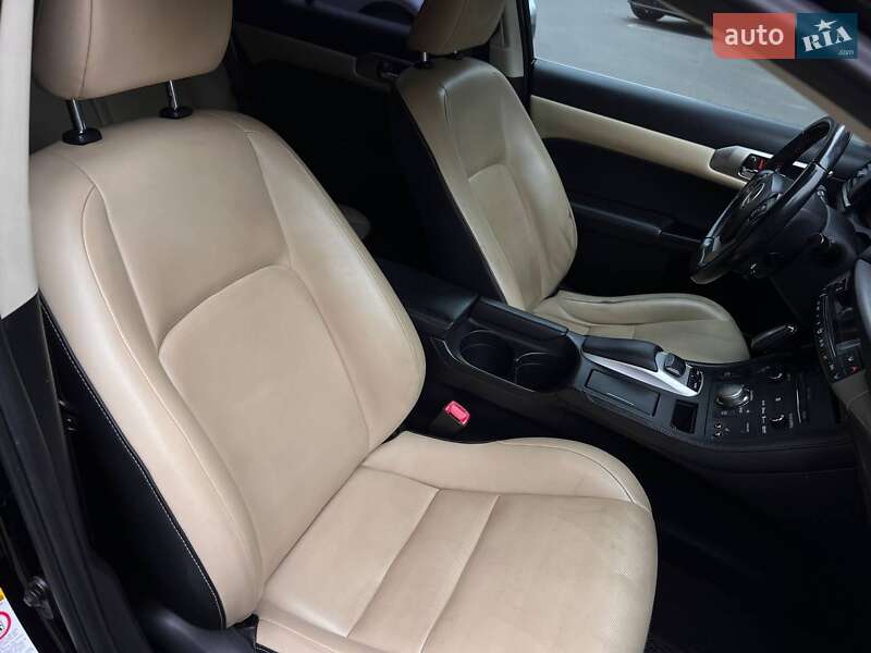 Хэтчбек Lexus CT 2014 в Киеве
