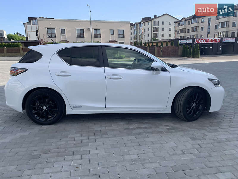 Хэтчбек Lexus CT 2011 в Ровно