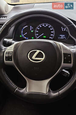 Хетчбек Lexus CT 2012 в 