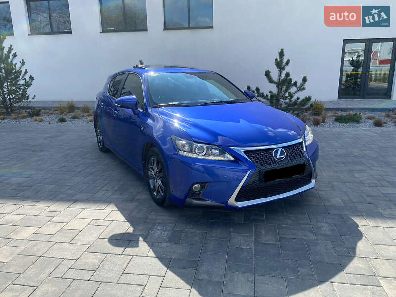 Хетчбек Lexus CT 2014 в 