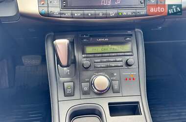 Хэтчбек Lexus CT 2014 в 