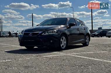 Хэтчбек Lexus CT 2014 в 
